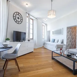 Gorgeous 1 Bdr With Gardens View In The Old Town Appartement Nice
